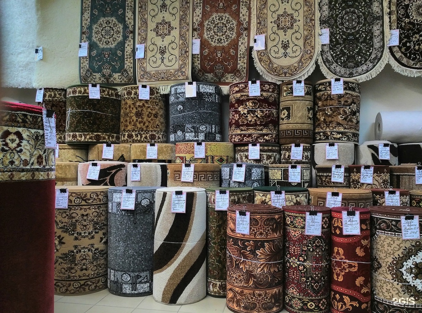 Магазин ковров на Ленинском проспекте СПБ дом 129