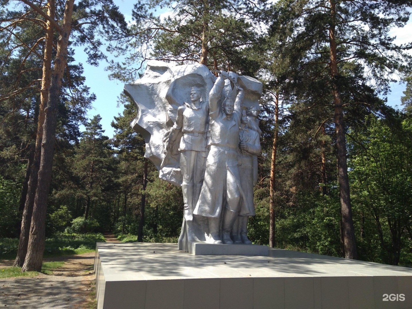 Кемерово Сосновый Бор памятник героям