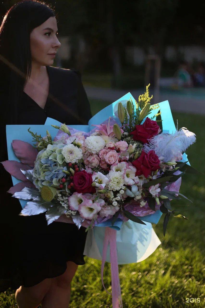 Цветы для вибер. Заказать букет краснодар. Красивые букеты с буквами. "f flowers"+katy. Красивые цветочные буквы.