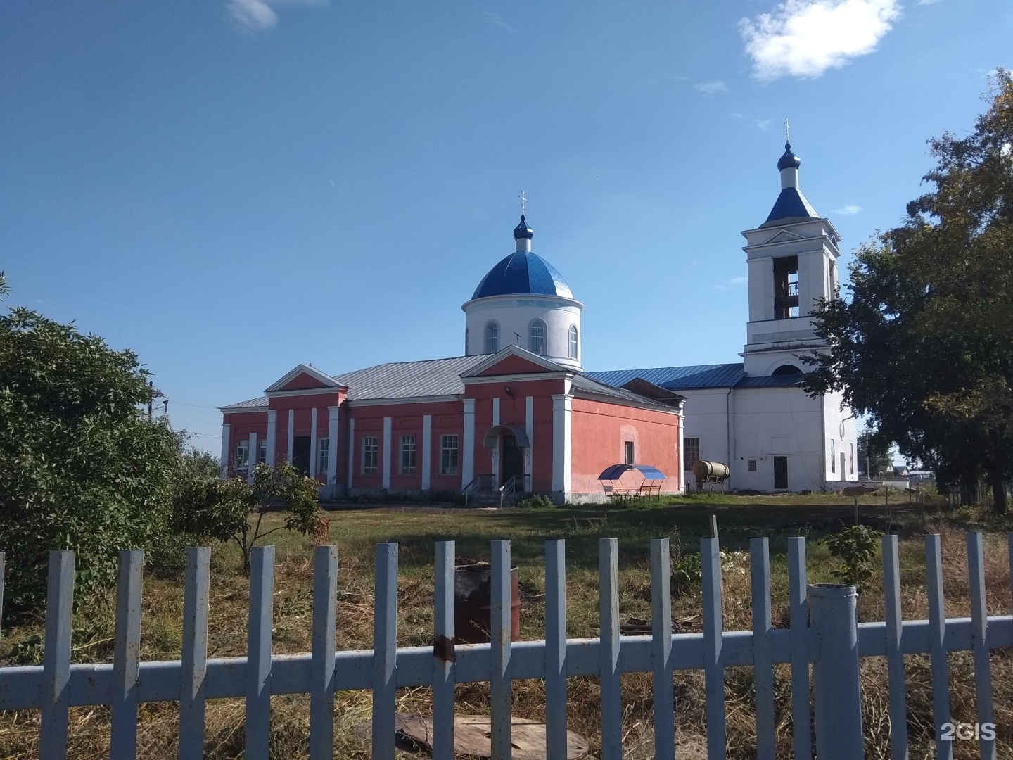 Сараи казинка. Пятницкий храм с. Казинка. Храм Космы и Дамиана Казинка грязи. Церковь Космы и Дамиана (Кирсанов).