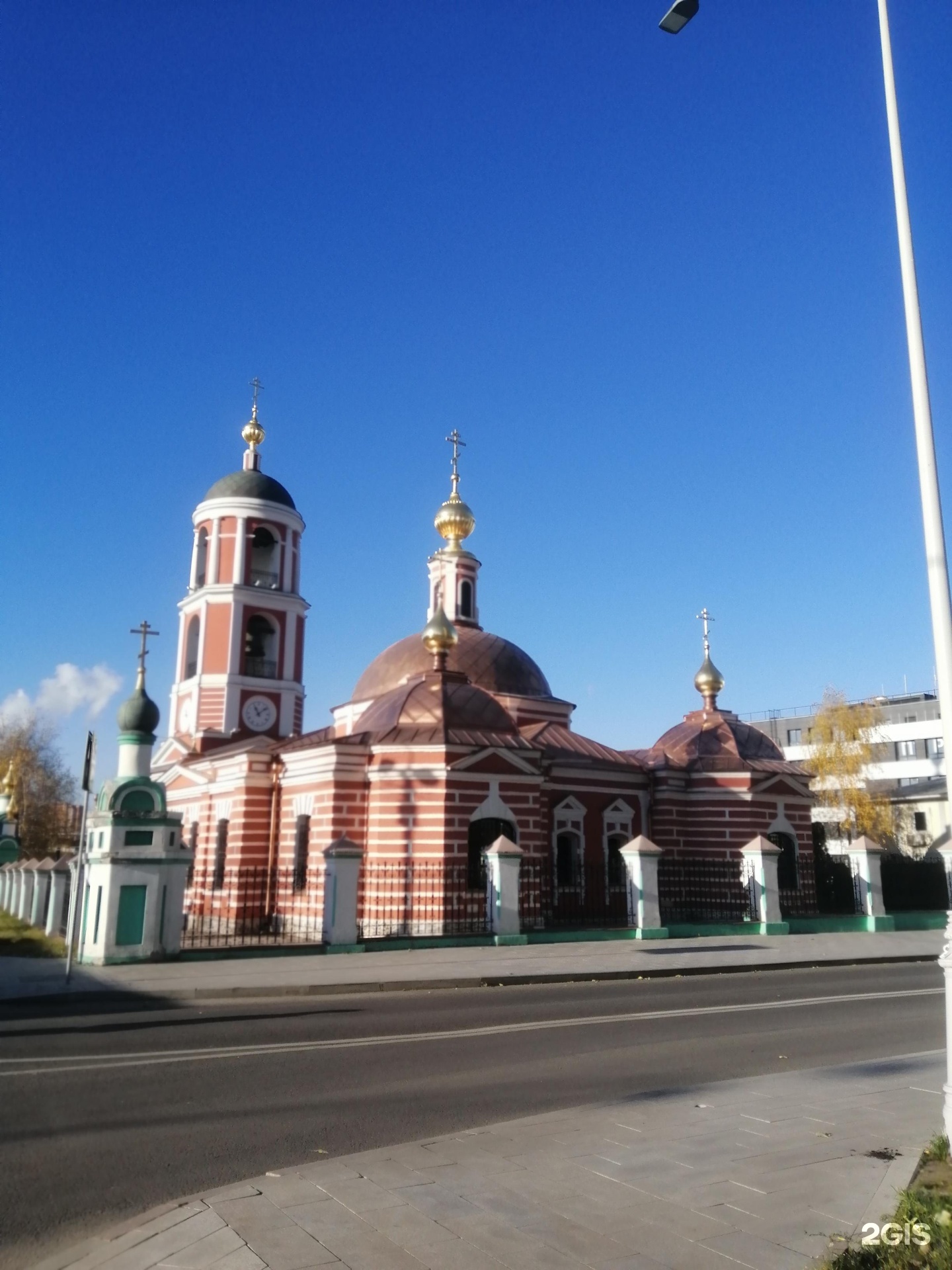 Церковь троицы живоначальной в карачарове. Храм Живоначальной Троицы в Карачарово. Церковь Троицы Живоначальной в Карачарове, Москва. Храм Живоначальной Троицы Рязанский проспект. Храм Живоначальной Троицы в Богородске.