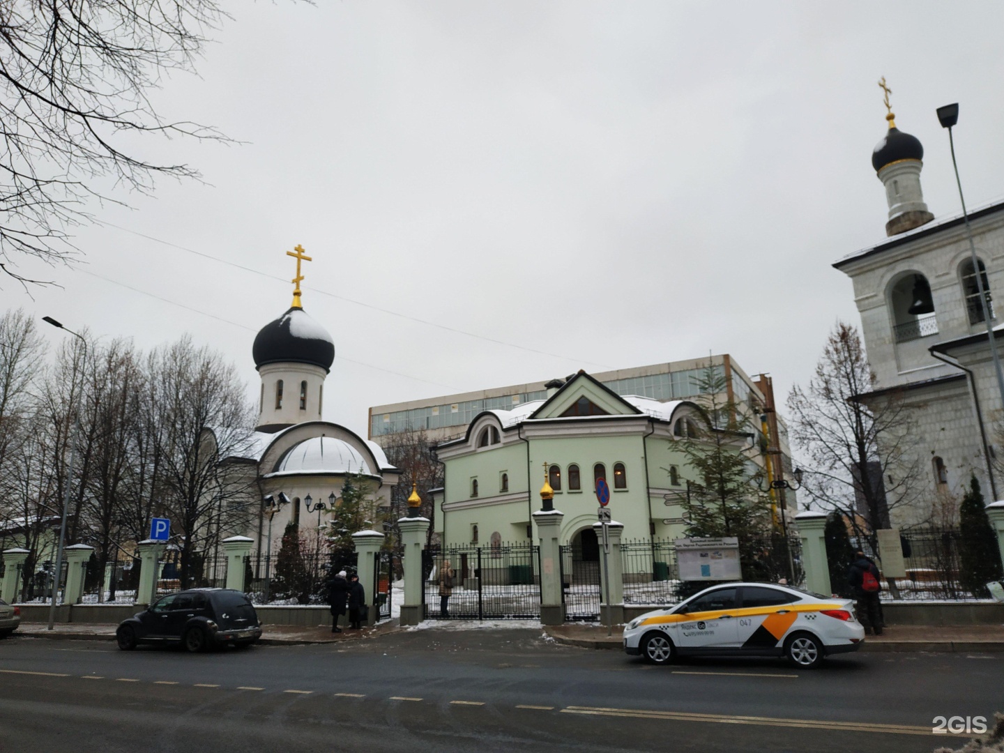 Храм радонежского рязанка. Храм Сергия Радонежского Окская 17. Храм преподобного Сергия Радонежского на Рязанке иконы.