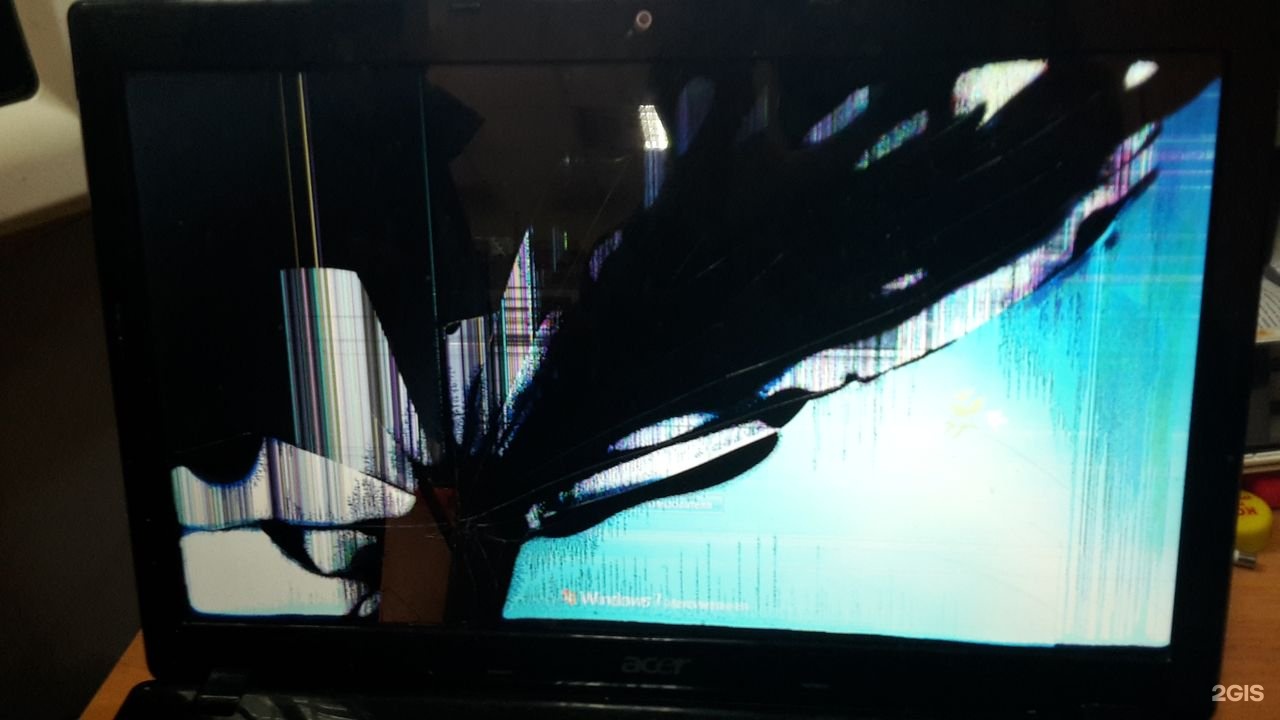 Пол экрана черное. Матрица на ноутбук Асер. Acer Nitro с разбитым экраном. Ноутбук с разбитым экраном Acer. Разбитый монитор самсунг с24.