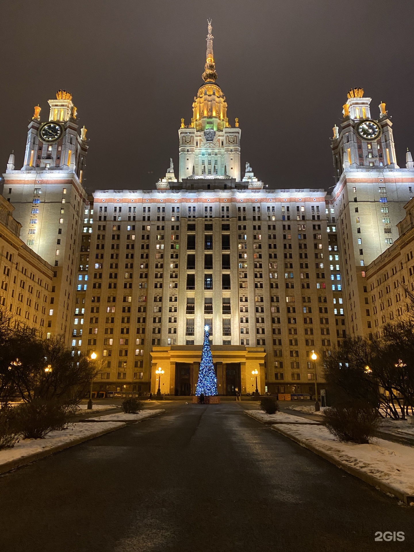 Институты москвы 2017. Московский государственный университет. МГУ Ломоносова. Ломоносов университет в Москве. Красивые институты Москвы.