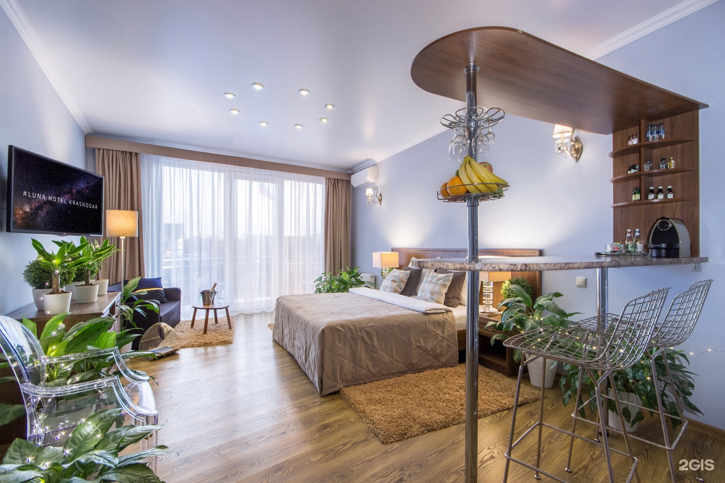 Студия нова краснодар. Отель Луна Краснодар. Luna Hotel Краснодар. Мрия отель. Краснодар ул Минская 64