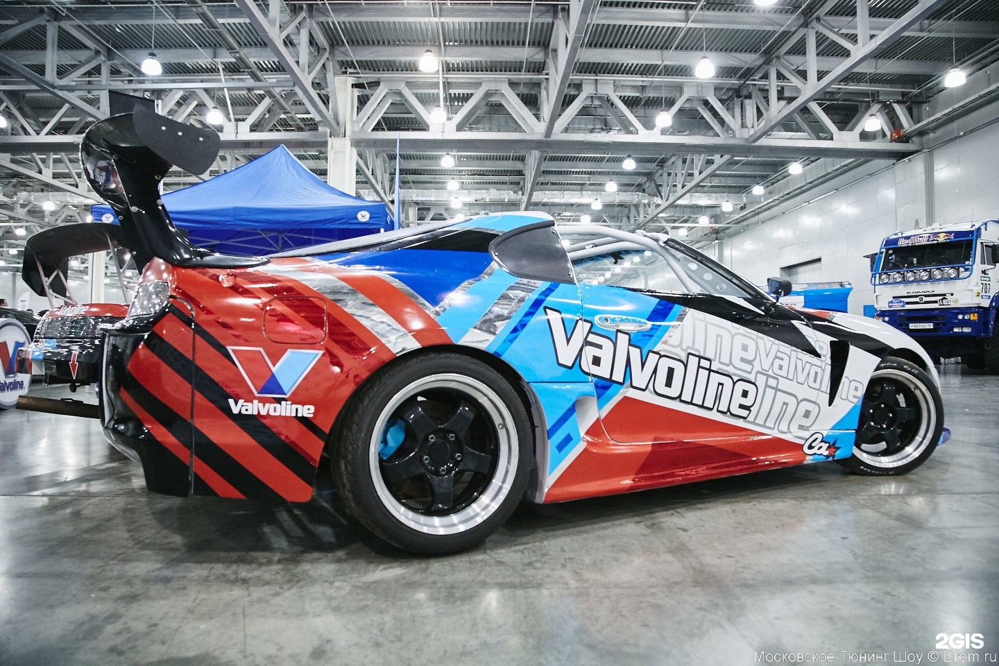 Valvoline Grid girls