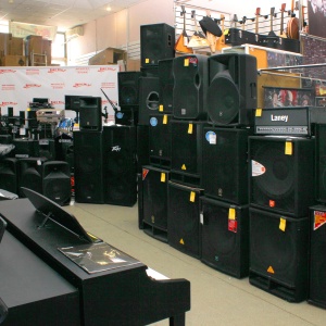 Фото от владельца Music Hall, магазин музыкальных инструментов, звукового и светового оборудования