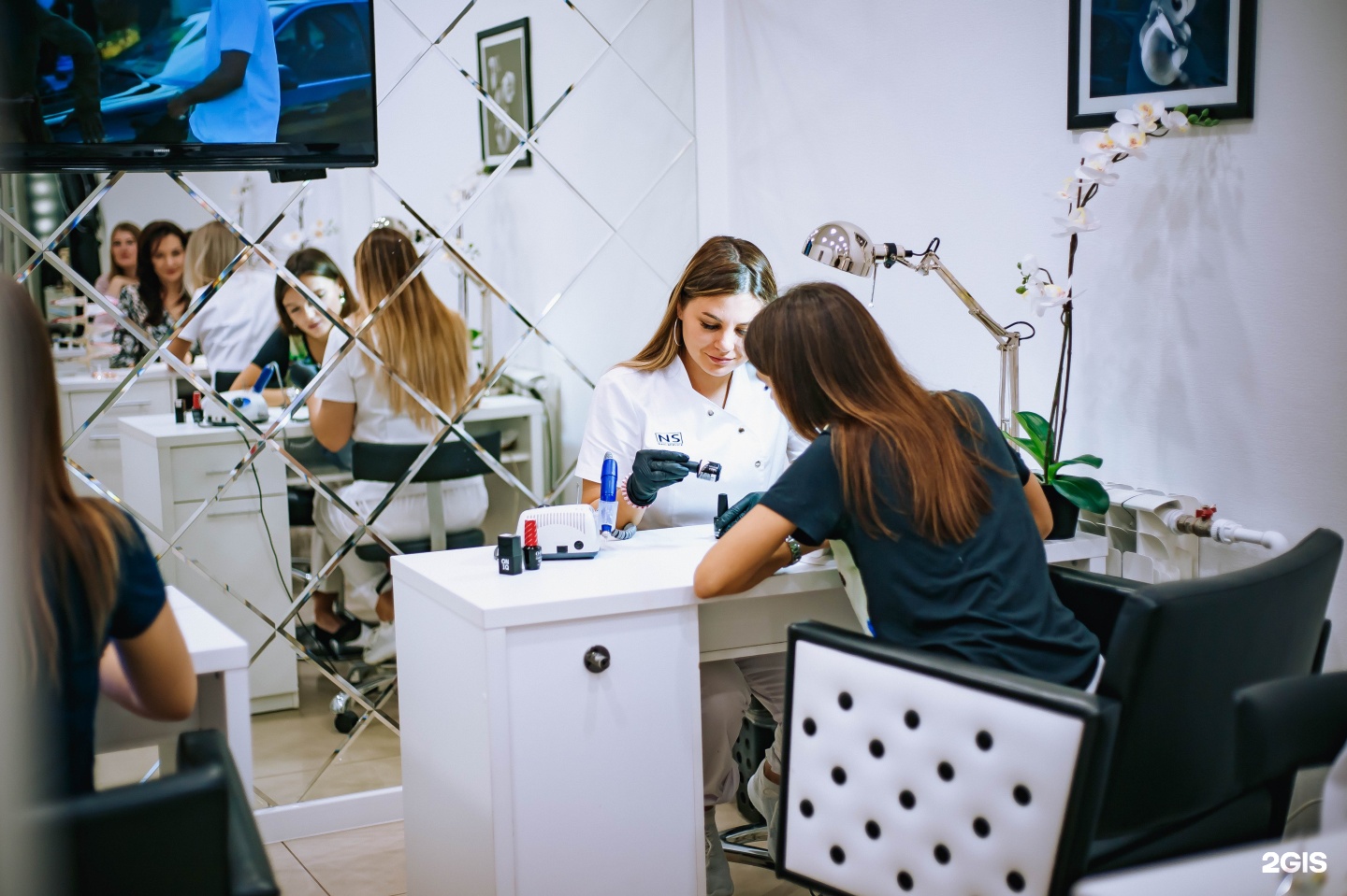 Маникюр+педикюр Казань. Nail service Казань Курашова 20.