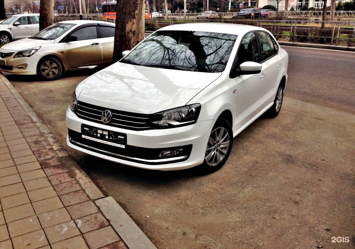 Volkswagen Polo 2015 белый