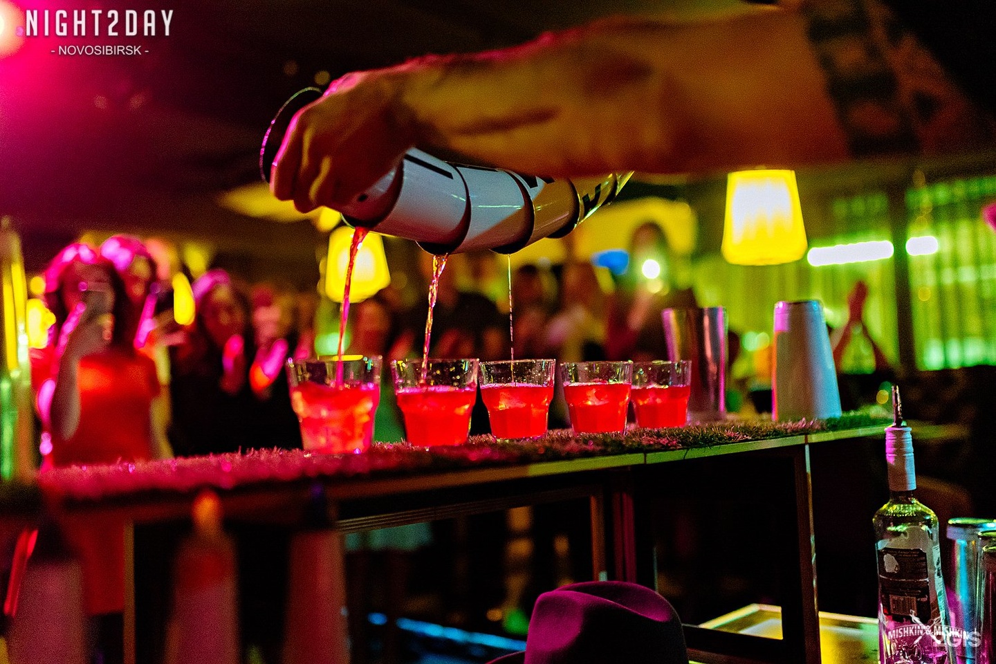 Мишкин и мишкин краснодар ресторан. Ресторан мишкин мишкин в омске. Мишкин бар ресторан в новосибирске. Mishkin mishkin нарымская ул 37 фото. Mishkin mishkin.