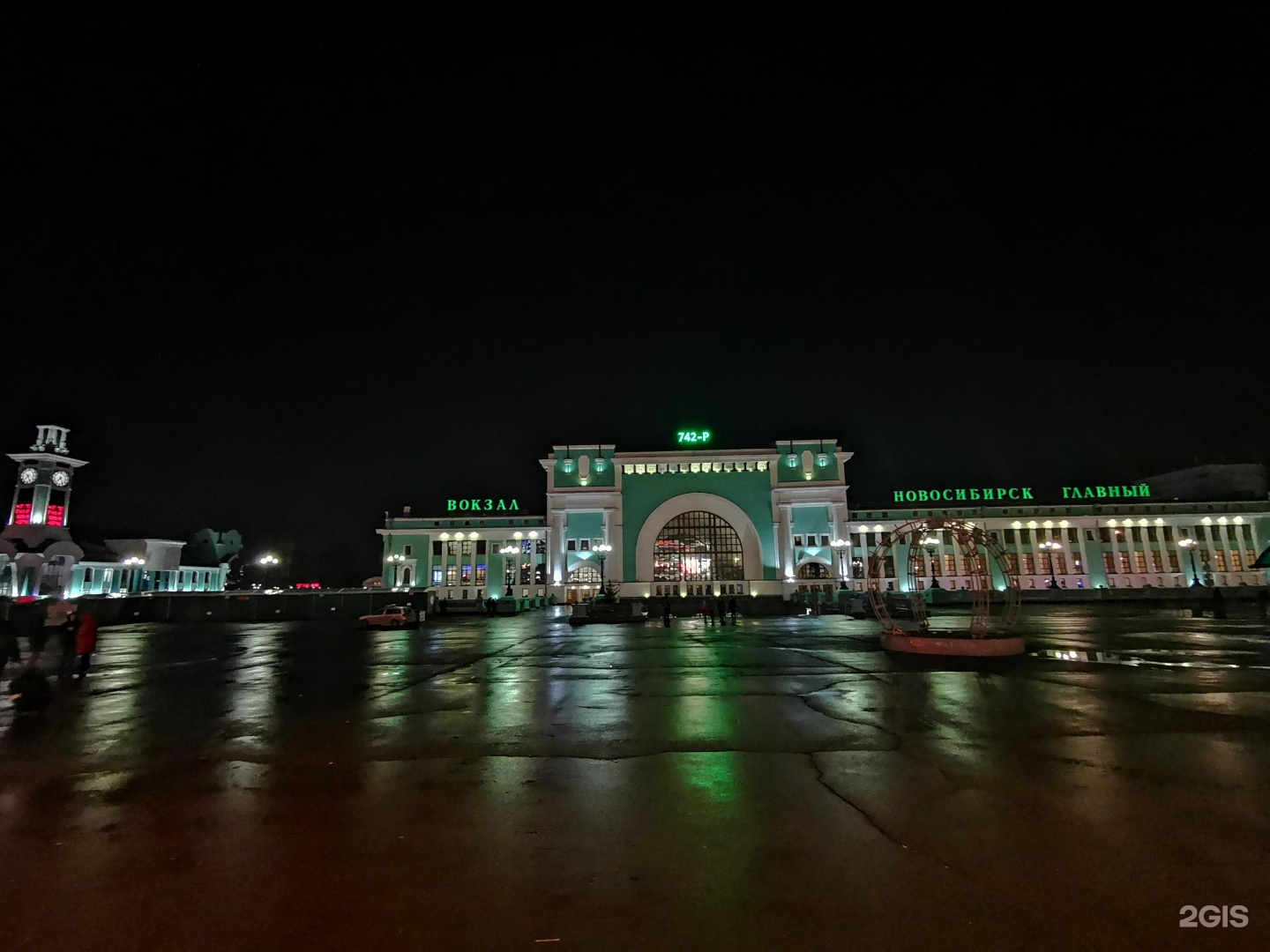 Новосибирск главный чаны. ЖД вокзал Новосибирск часы. 2016г Новосибирск главный фото. Прямая трансляция Новосибирск главный.