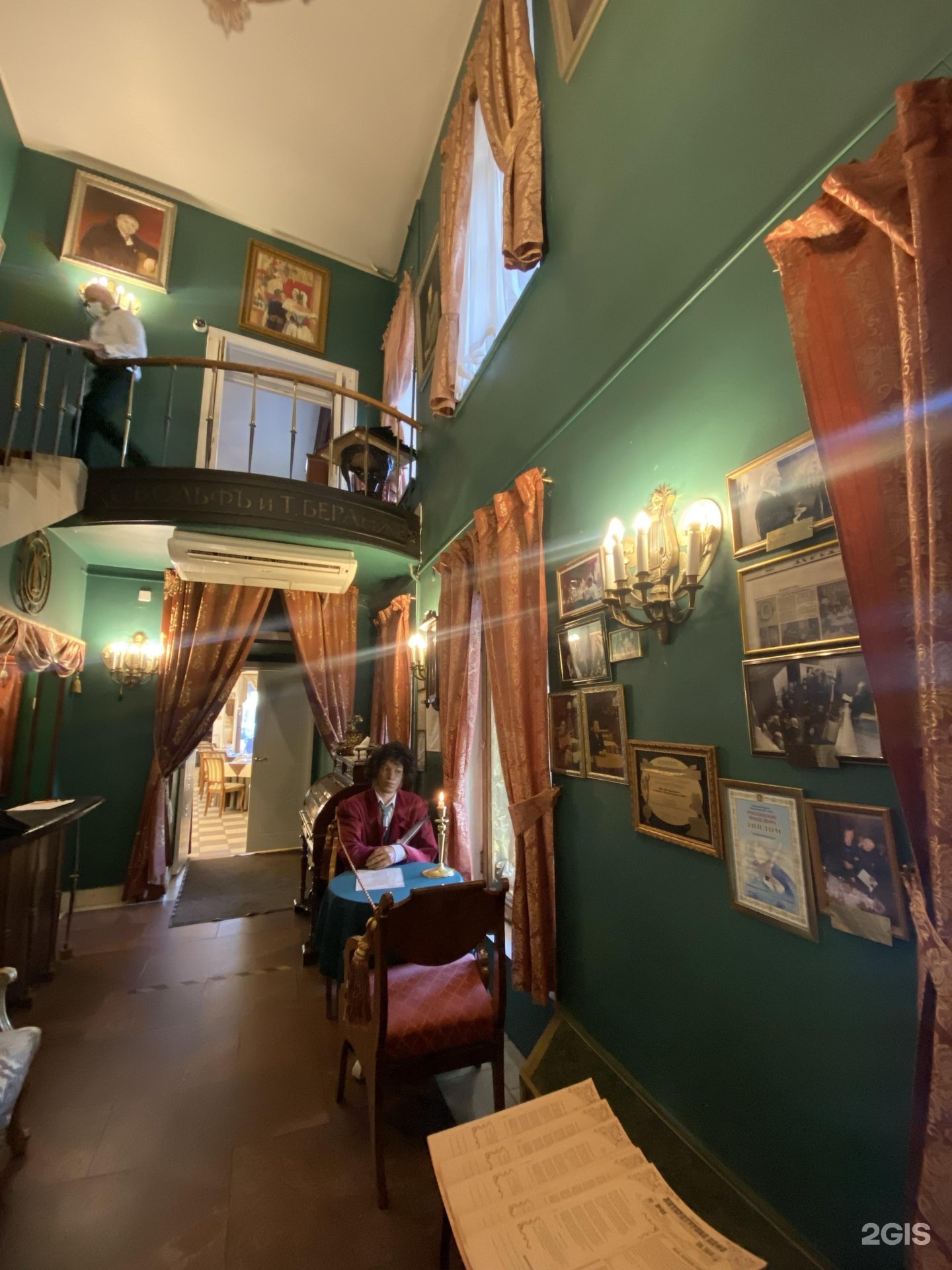 литературное кафе в санкт петербурге на невском