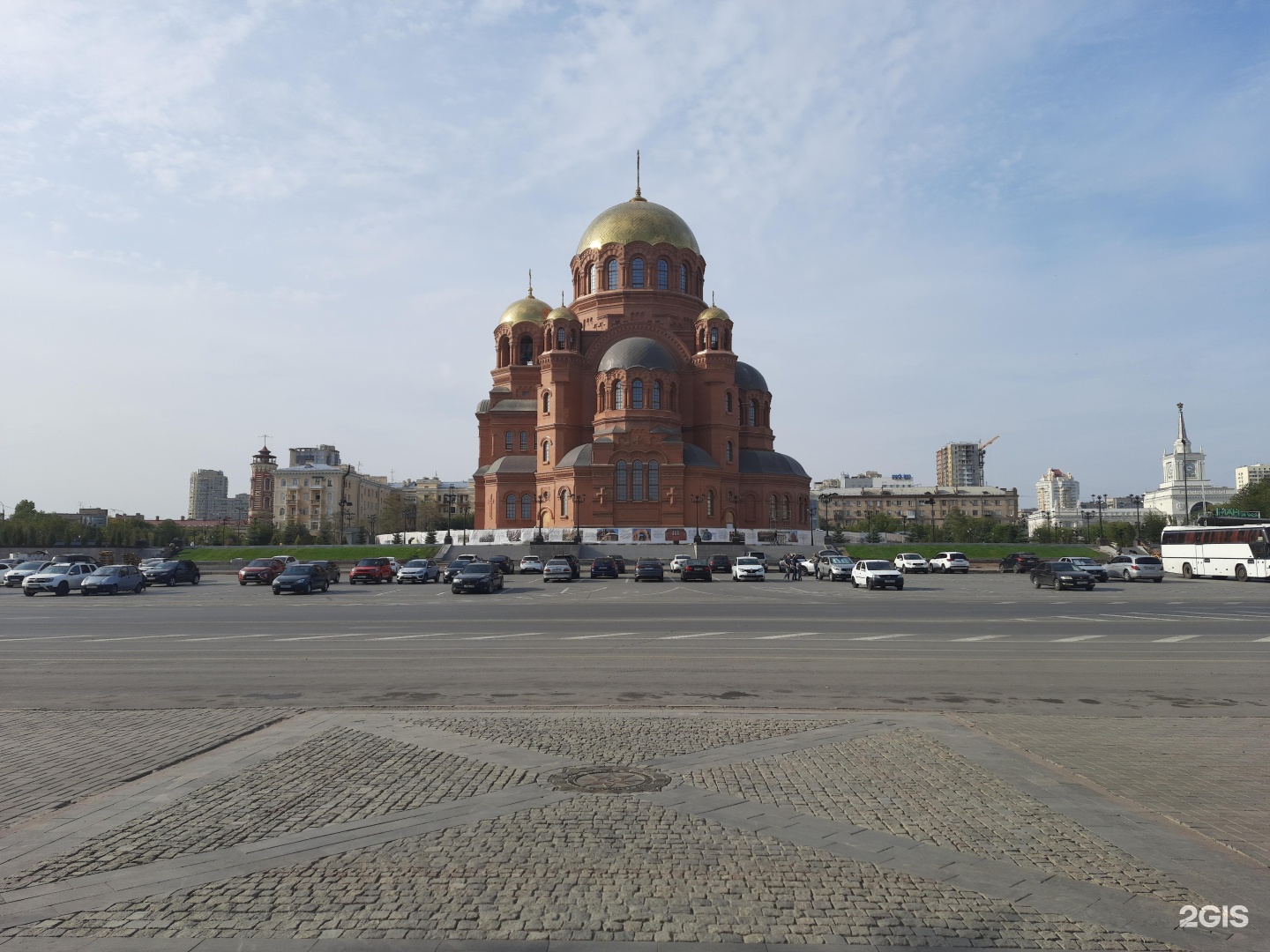 Павших борцов 9. Тополь на площади павших борцов волгоград.