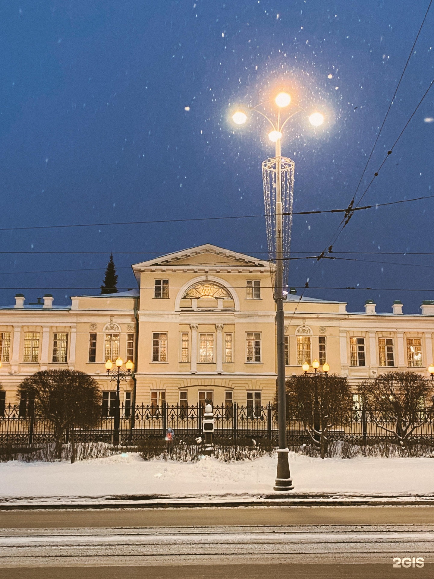 Музей камнерезного искусства екатеринбург ленина 37. Музей камнерезного искусства Екатеринбург. Музей истории камнерезного и ювелирного искусства Екатеринбург. Музей камнерезного и ювелирного искусства в Екатеринбурге. Музей истории камнерезного и ювелирного искусства.