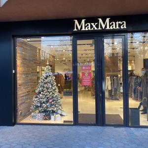 Фото от владельца MaxMara, бутик женской одежды и аксессуаров