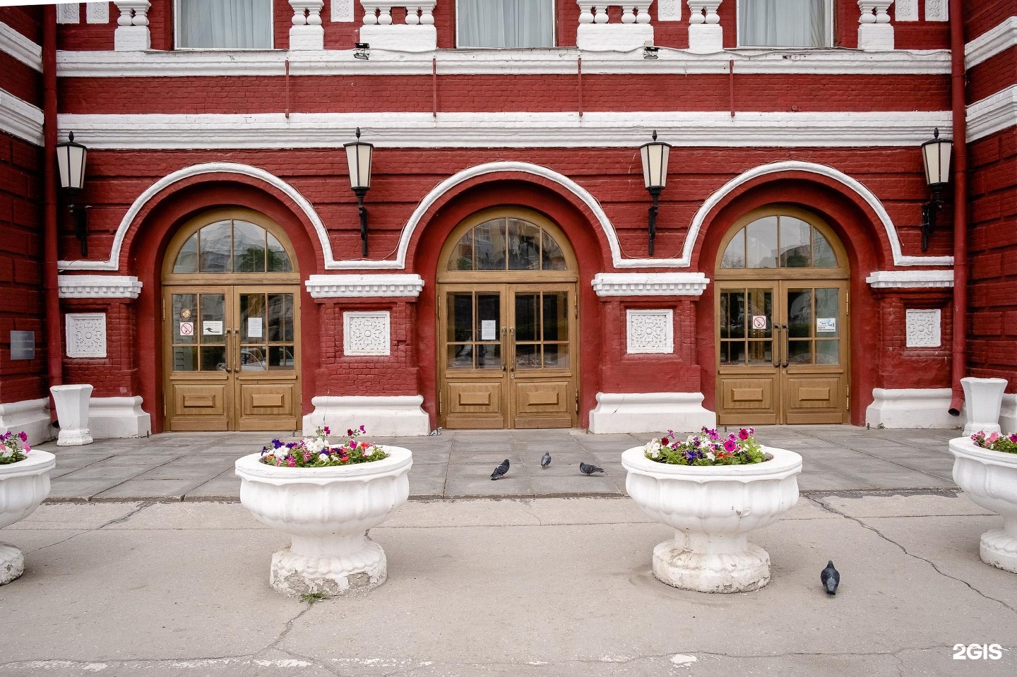 Академический самара. Театр драмы Горького Самара. Площадь Чапаева Самара. Самара Чапаевская 234. Самара Чапаевская улица 201 Петровский.