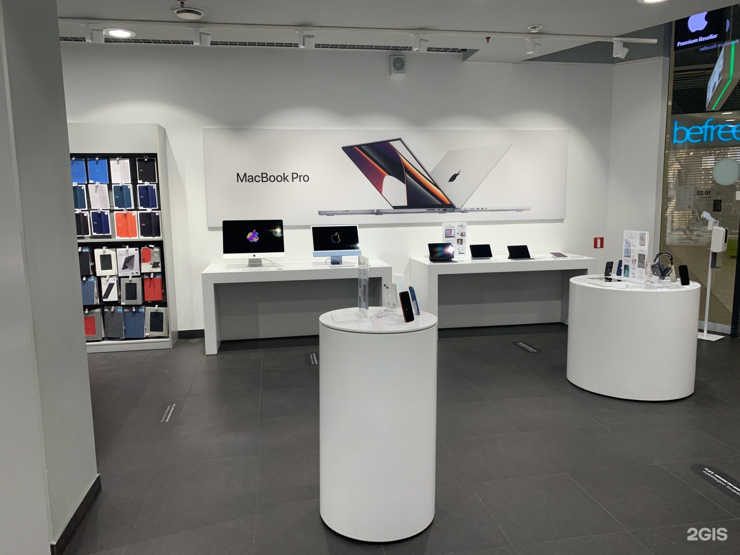 Xiaomi спб. Re Store СПБ. Пулково магазины. Пулково ювелирный магазин. Лето Пулково сенсей магазин.