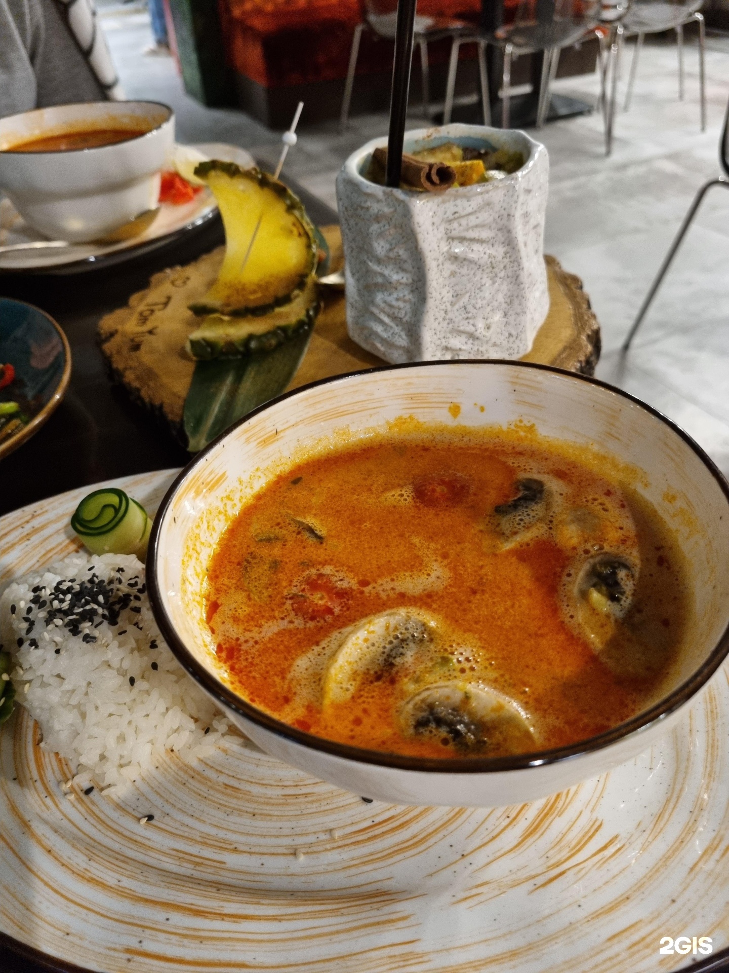 Tom yum иркутск. Том ям. Том ям Иркутск. Том ям Иркутск ресторан. Том ям Иркутск верхняя набережная.