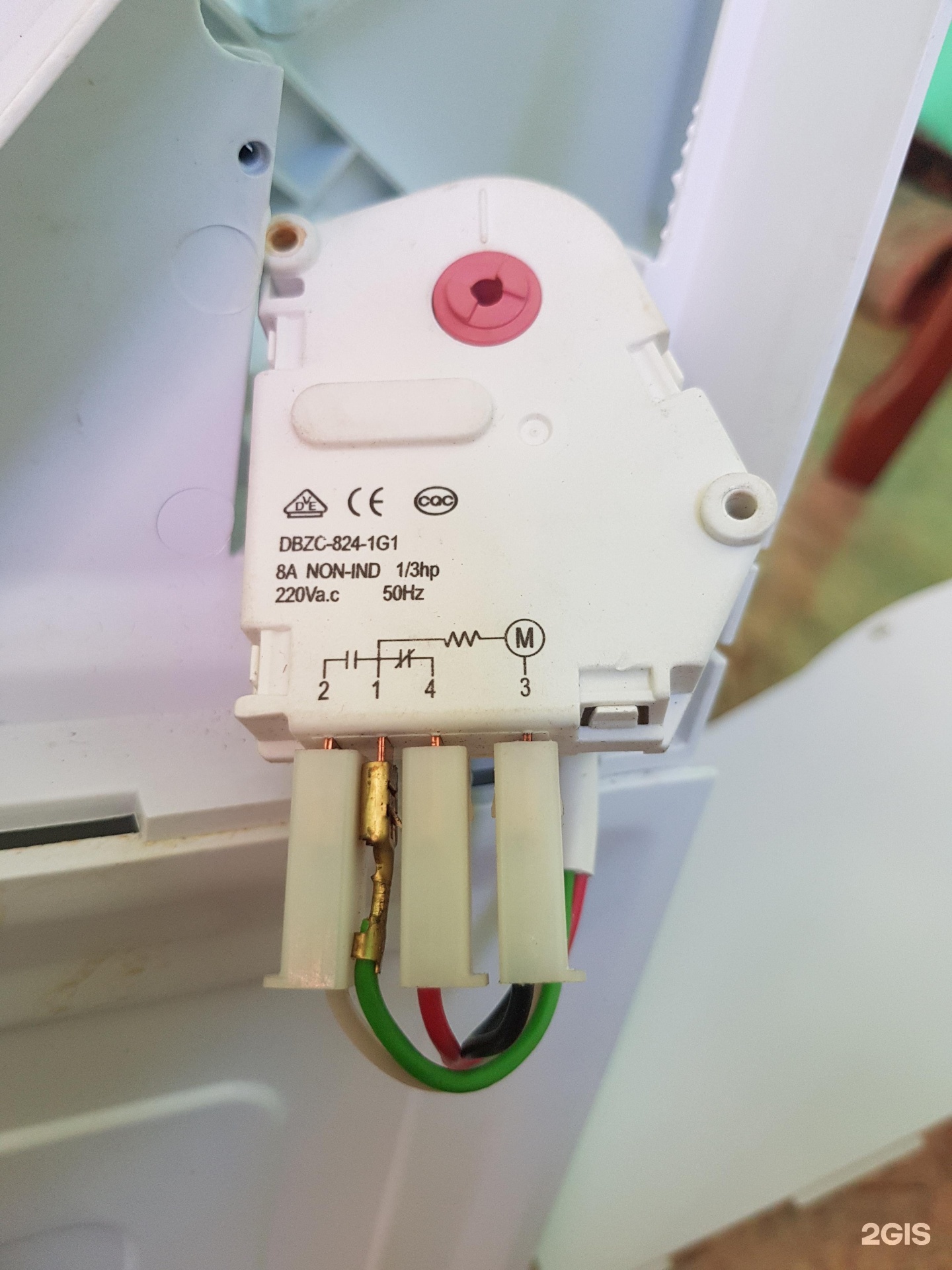 Визитка мастера по ремонту холодильников. Ремонтник холодильников. Мастер по ремонту холодильников. Ремонт стиральных машин посудомоечных машин холодильников. Частный мастер по ремонту стиральных машин фото.