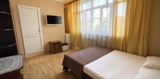 Сириус: Отель Кристи