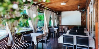 Лазаревское: Отель Чёрное море