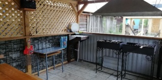 Манжерок: Коттедж Деревенька на роднике