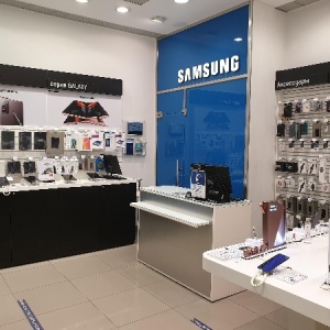 Фото от владельца Samsung, сеть фирменных магазинов