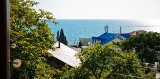 Лоо: Гостевой дом Галина