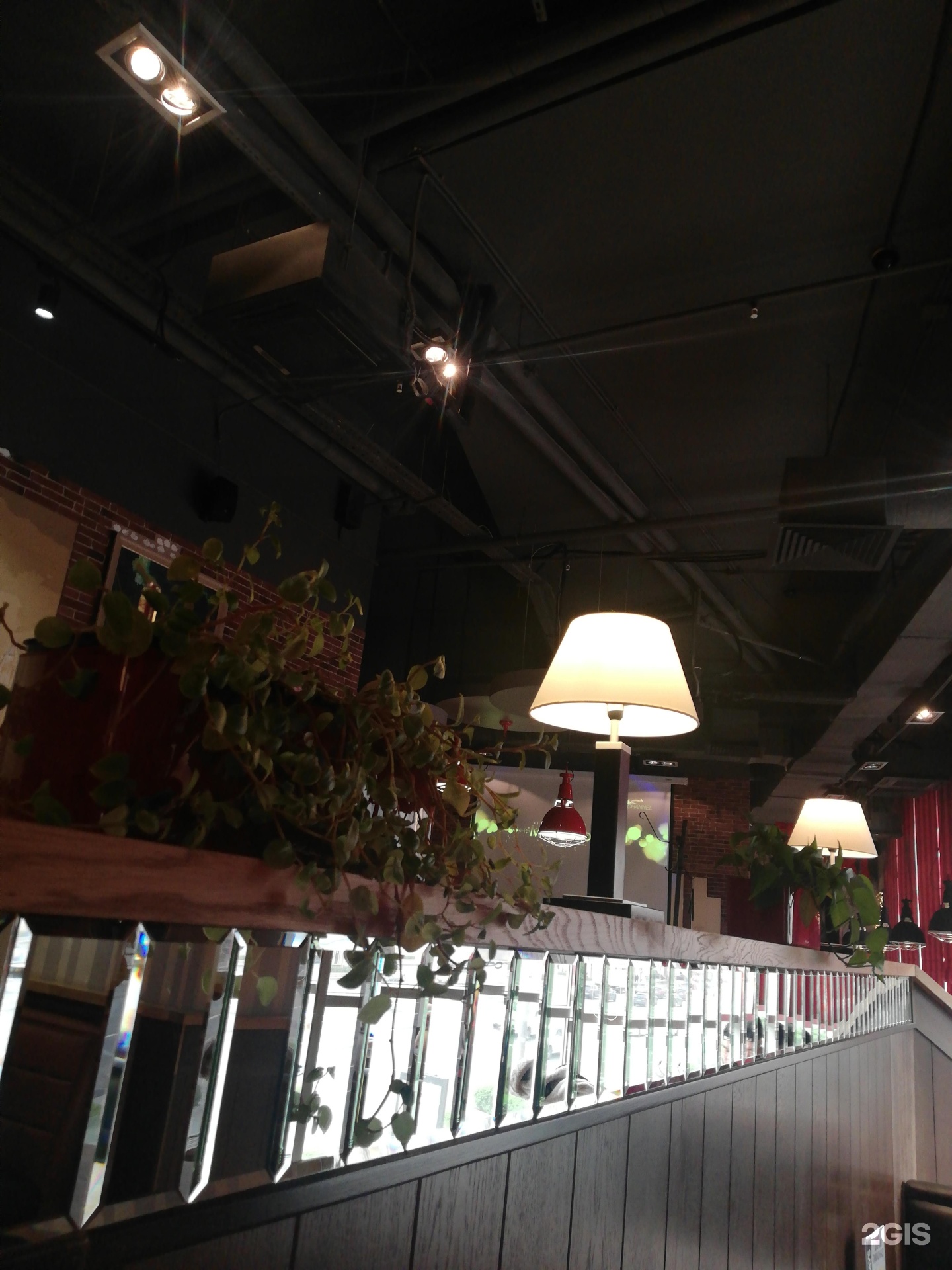 Tgi fridays, москва, улица земляной вал. G. Tgi friday's атриум. Tgi fridays ул земляной вал 33. Tgi fridays ул земляной вал 33.