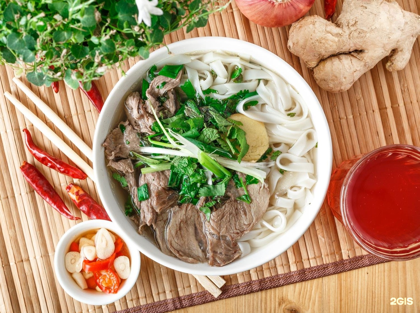 Pho вкусный. Дед Хо ФО бо. Суп ФО бо в СПБ. Суп ФО Хо. Вьетнамская кухня дед Хо.