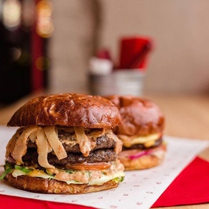Moo moo burgers. Moo Moo Burgers Санкт-Петербург. Moo Moo бургер. Муму Санкт-Петербург бургерная. Му му бургер СПБ.