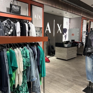 Фото от владельца Armani Exchange, магазин одежды