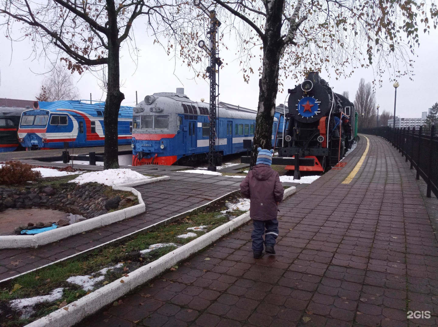 Мжд киевское 5 й. Музей железнодорожного транспорта Калининград. Калининградская железная дорога. Американские железнодорожники. Железнодорожный транспорт Калининградской области.