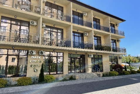 Лазаревское: Отель Слон