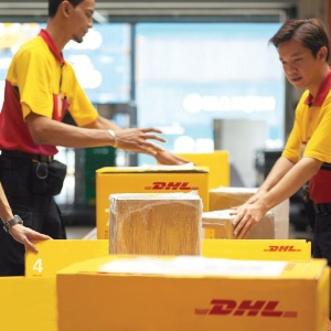 Фото от владельца DHL, международная компания экспресс-доставки корреспонденции и грузов