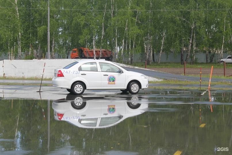 Автошкола руза. Автошкола Тюмень. Формула автошкола Тюмень. ВОА школа вождения. Тюмень автодром ВОА Ялуторовский тракт.