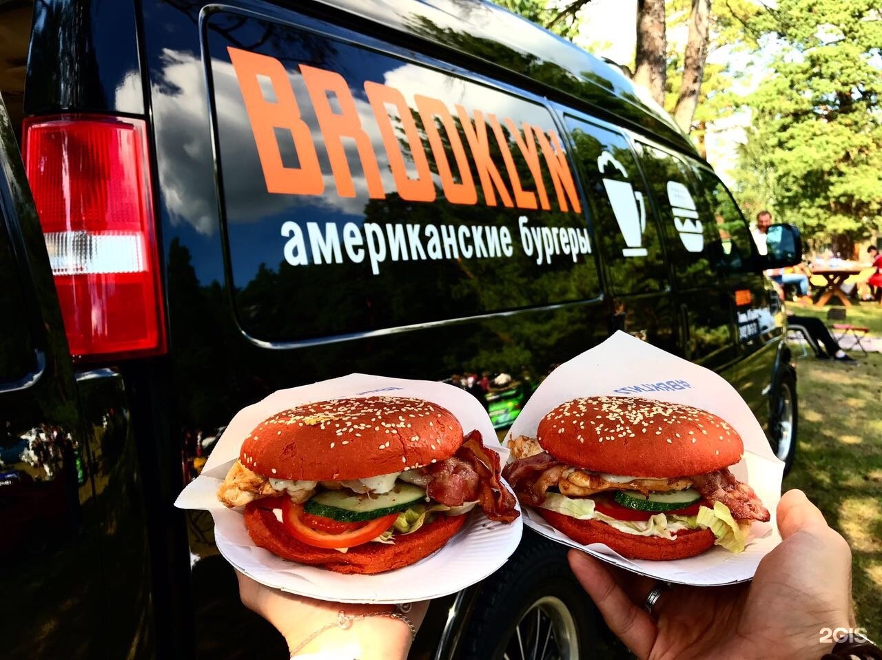 Burger coffee. Бруклин бургер. Бургеры Тюмень. Бургер и кофе Ярославское шоссе. Бургер и кофе Кощейково.