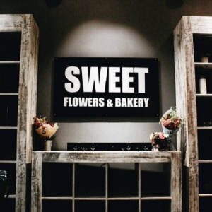 Фото от владельца Sweet Flowers & Bakery, цветочная кофейня