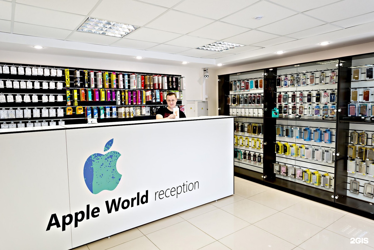 Магазин world. Apple World Пермь. Взрослый мир магазин. Apple World СПБ. APPSTORE Пермь.