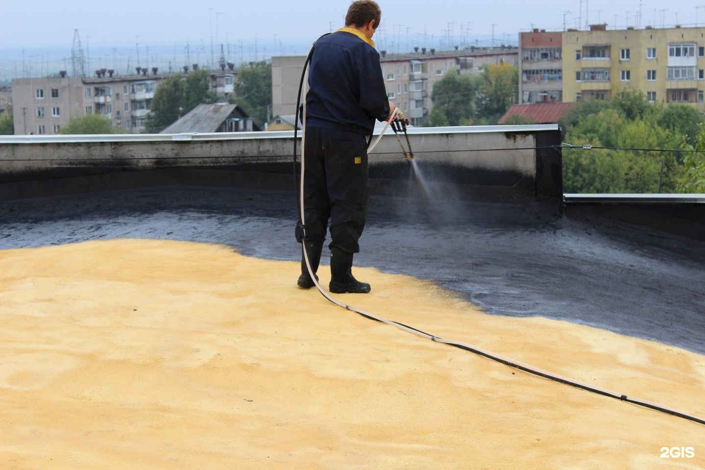 резиновое напыление на бетон