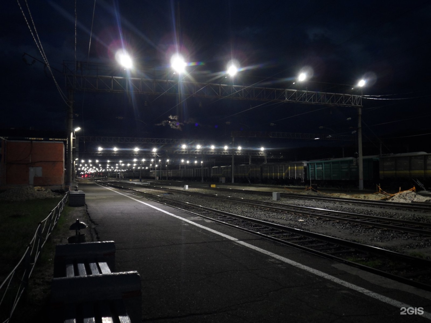Прожекторы локомотивов. Ригельное освещение для РЖД. Таксимо станция ЖД. Освещение ЖД станций. Прожекторное освещение на ЖД.