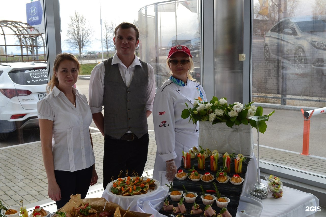 Кейтеринг фуршет. Что такое кейтеринг в ресторане. Кейтеринг. Банкет на 1000000. Фуршетные столы.