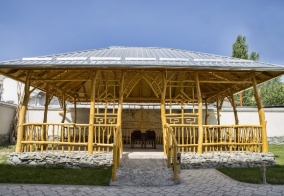 Отель Ethno Hotel Osh в Оше