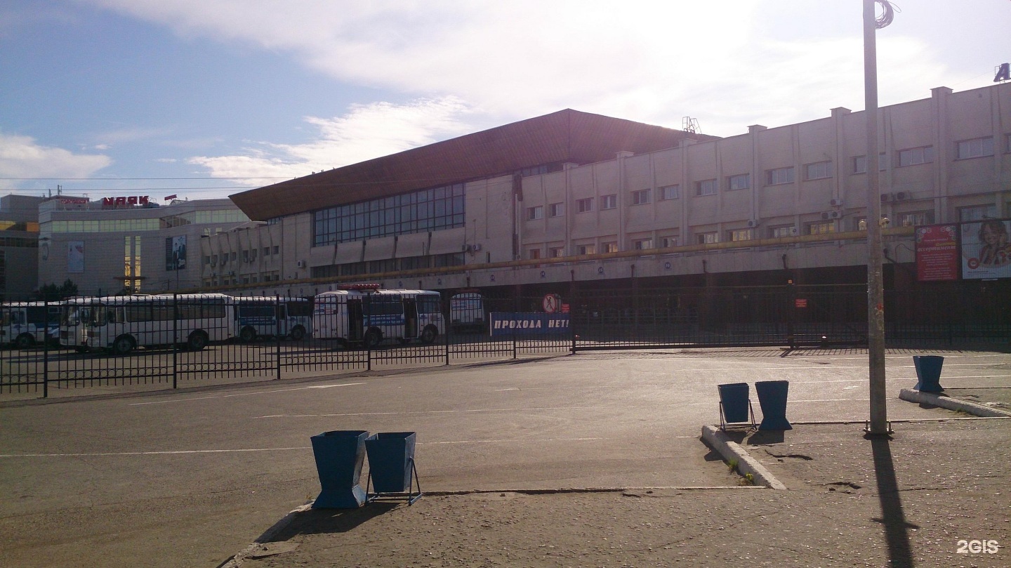 Автовокзал омск. Автовокзал Омск Комарова. Автовокзал на Комарова Челябинск ког откроют.