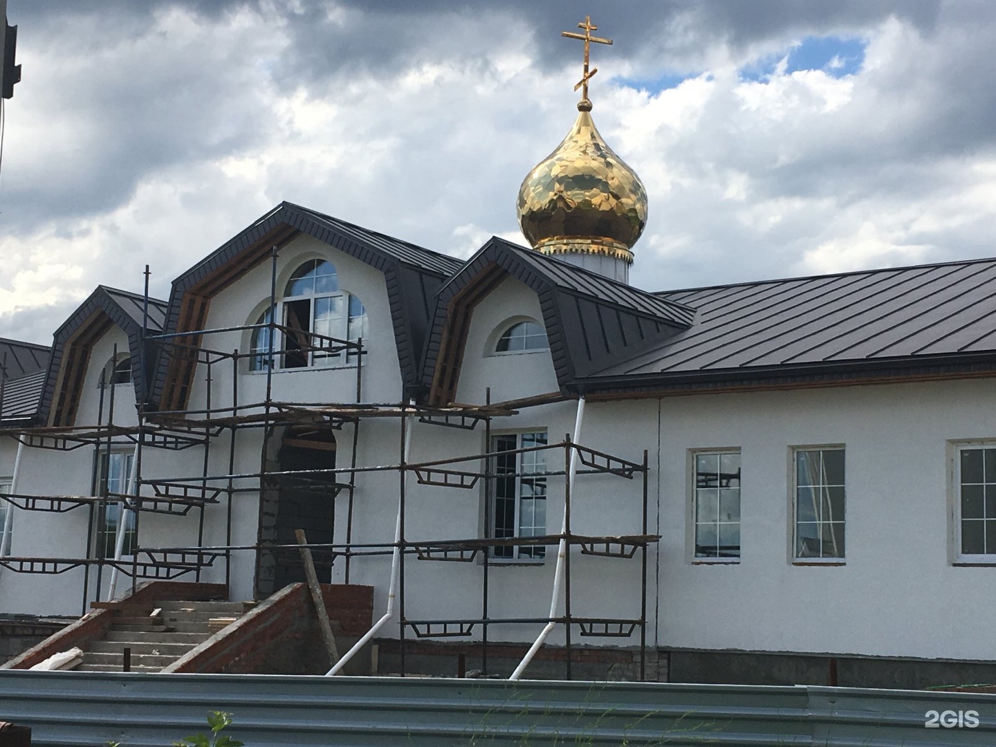 большой исток авиатор. кровля в набережных челнах цены. укладка профнастила на крышу. кровли набережные челны. дом из газобетона шестиугольный.