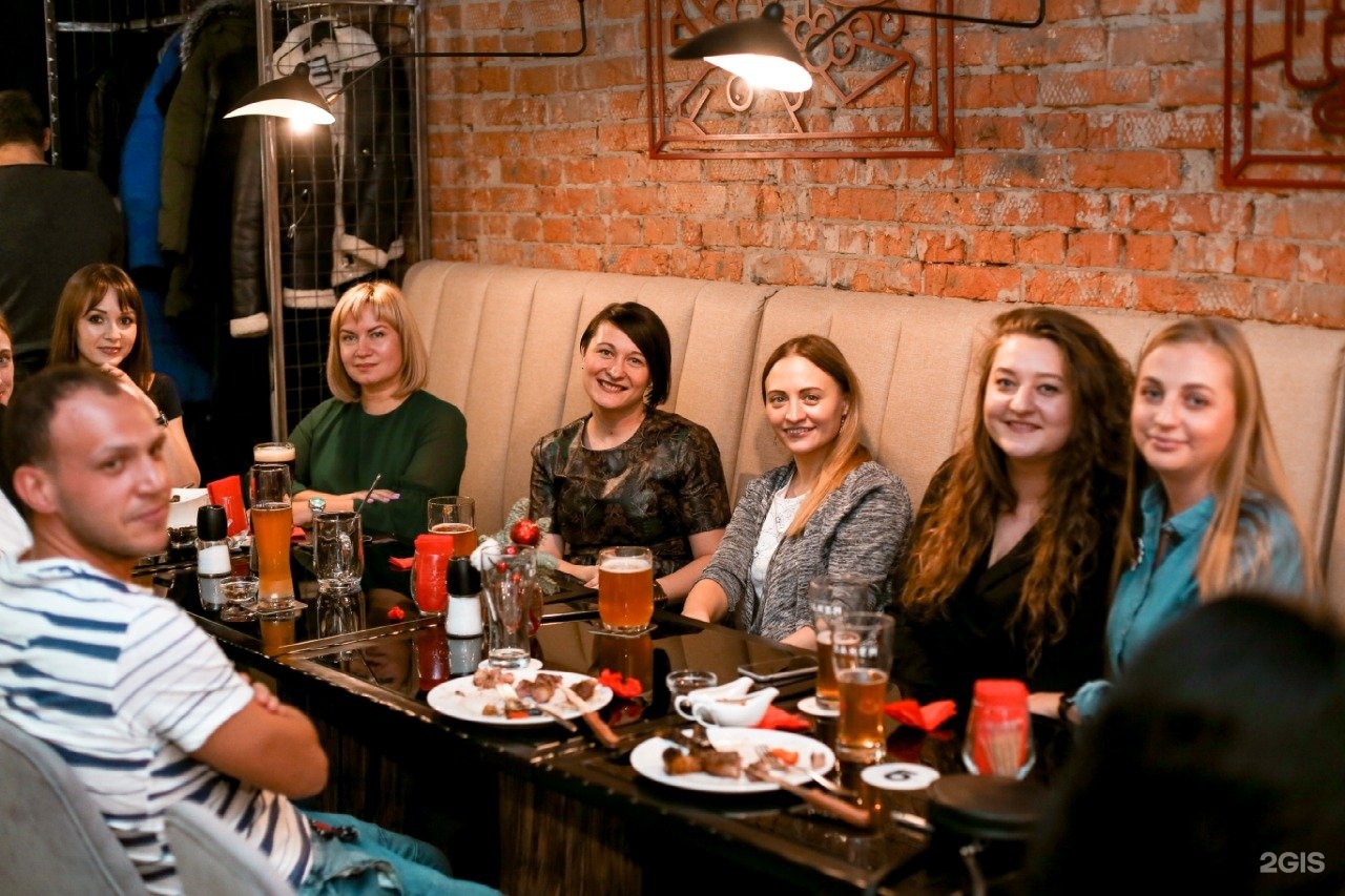 Чикаго ачинск клуб. Бар 8. Бар 8. 3 микрорайон 1а ачинск. Crazy bar.