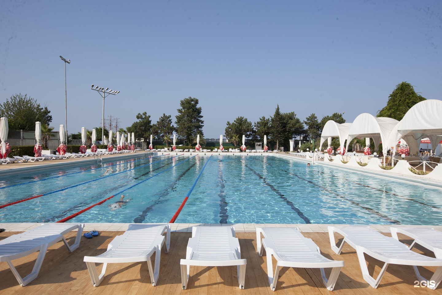 Гостиница жемчужина сочи бассейн зимой. Открытый бассейн жемчужина сочи. Морская жемчужина сочи бассейн. Гранд отель жемчужина бассейн. Бассейн жемчужина сочи.