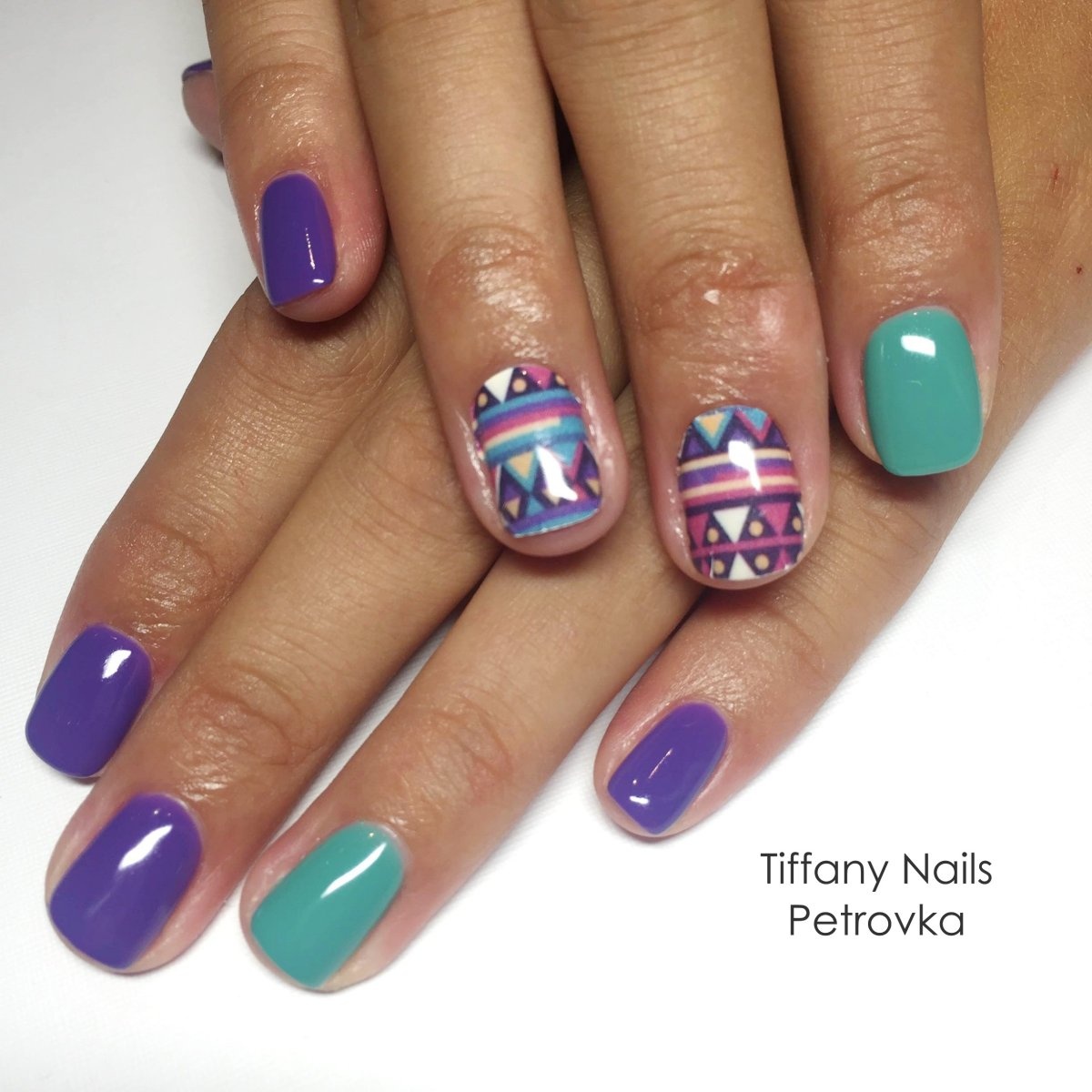 Tiffany петровка. Тиффани нейлс. Tiffany Nails Москва. Тиффани нейл бюро Псков. Тиффани нейлс на Петровке.