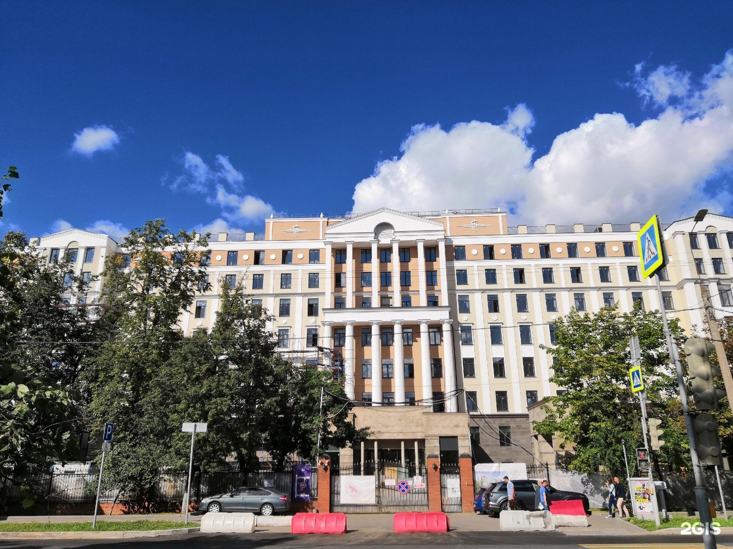 Улица Дмитрия Ульянова 11 эндокринологический центр