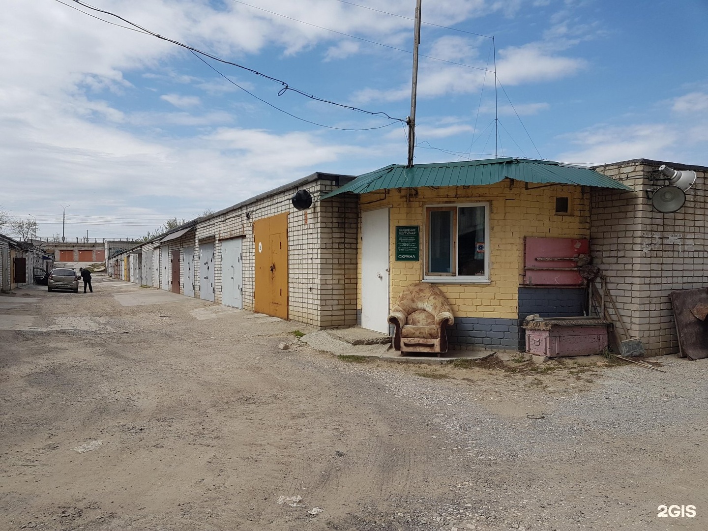 Гаражные кооперативы новосибирск. Гаражный кооператив кача Волгоград. Гаражные кооперативы в Европе. Авиаторская 18а. Усолье кооператив мотор.